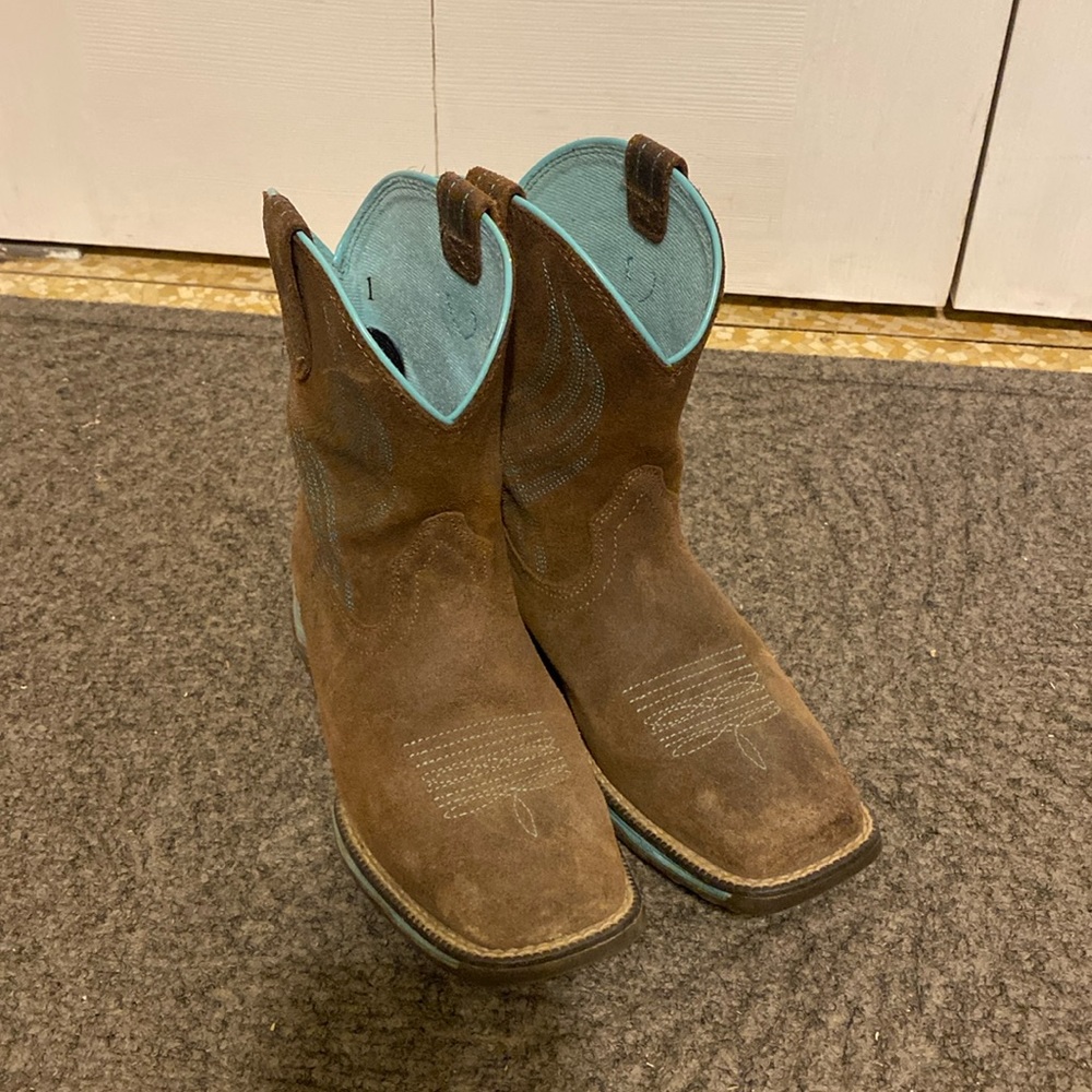 Ariat Girl's Size 1 boot. Brown and Teal. Barely worn.